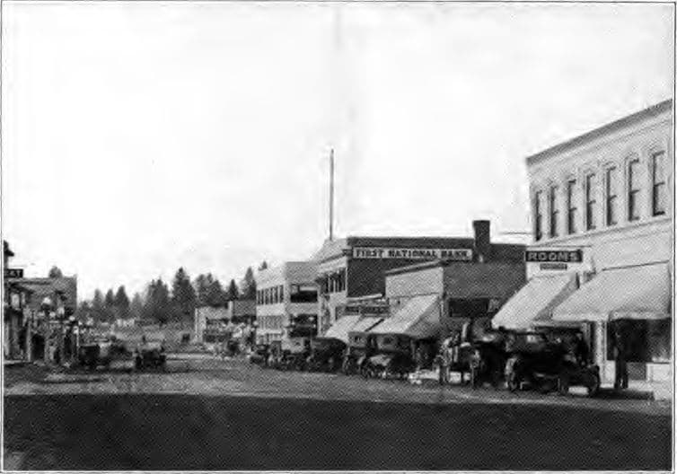 Main Street, Bend, Oregon in 1920